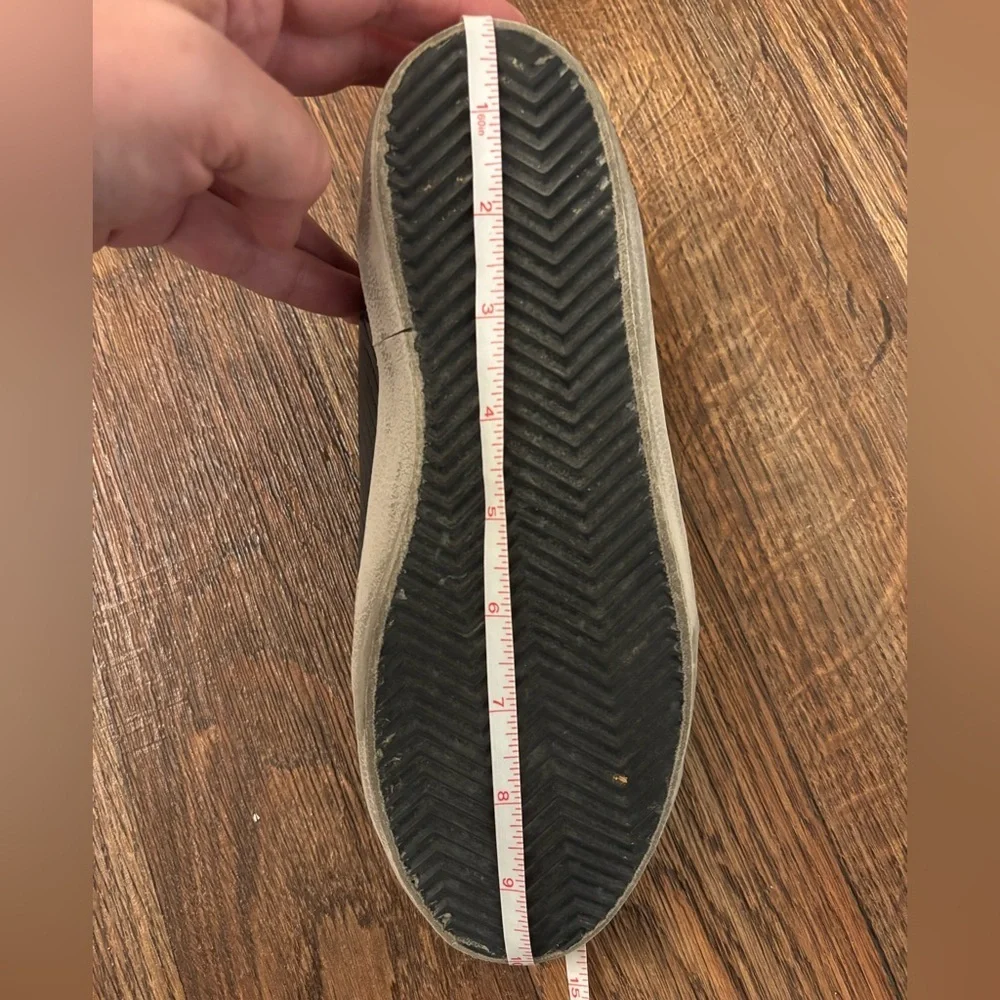 Golden Goose Sneaker 37 Women's
 **ONE SINGLE RIGHT SHOE ONLY** - Picture 15 of 16